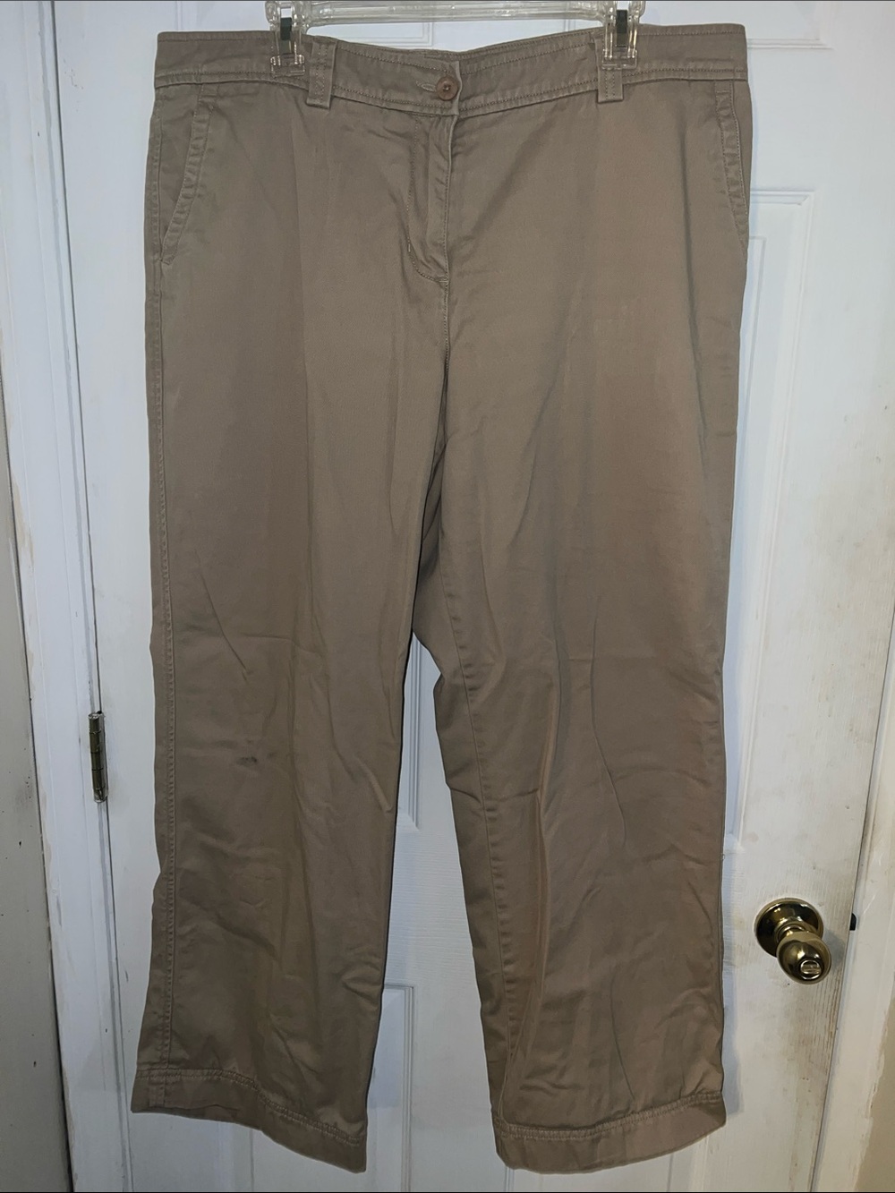 L.L. Bean Women’s Khaki Tan Chinos 18